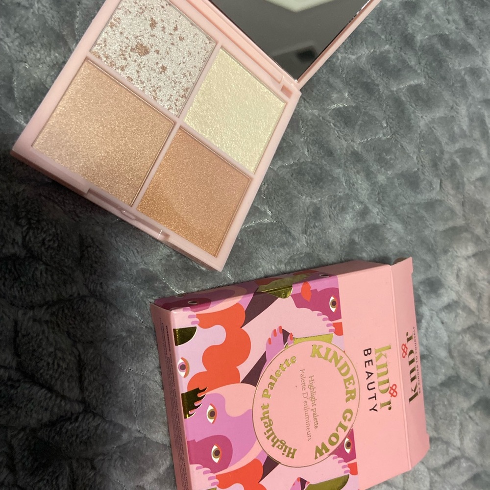 Kinder Glow Highlight Palette